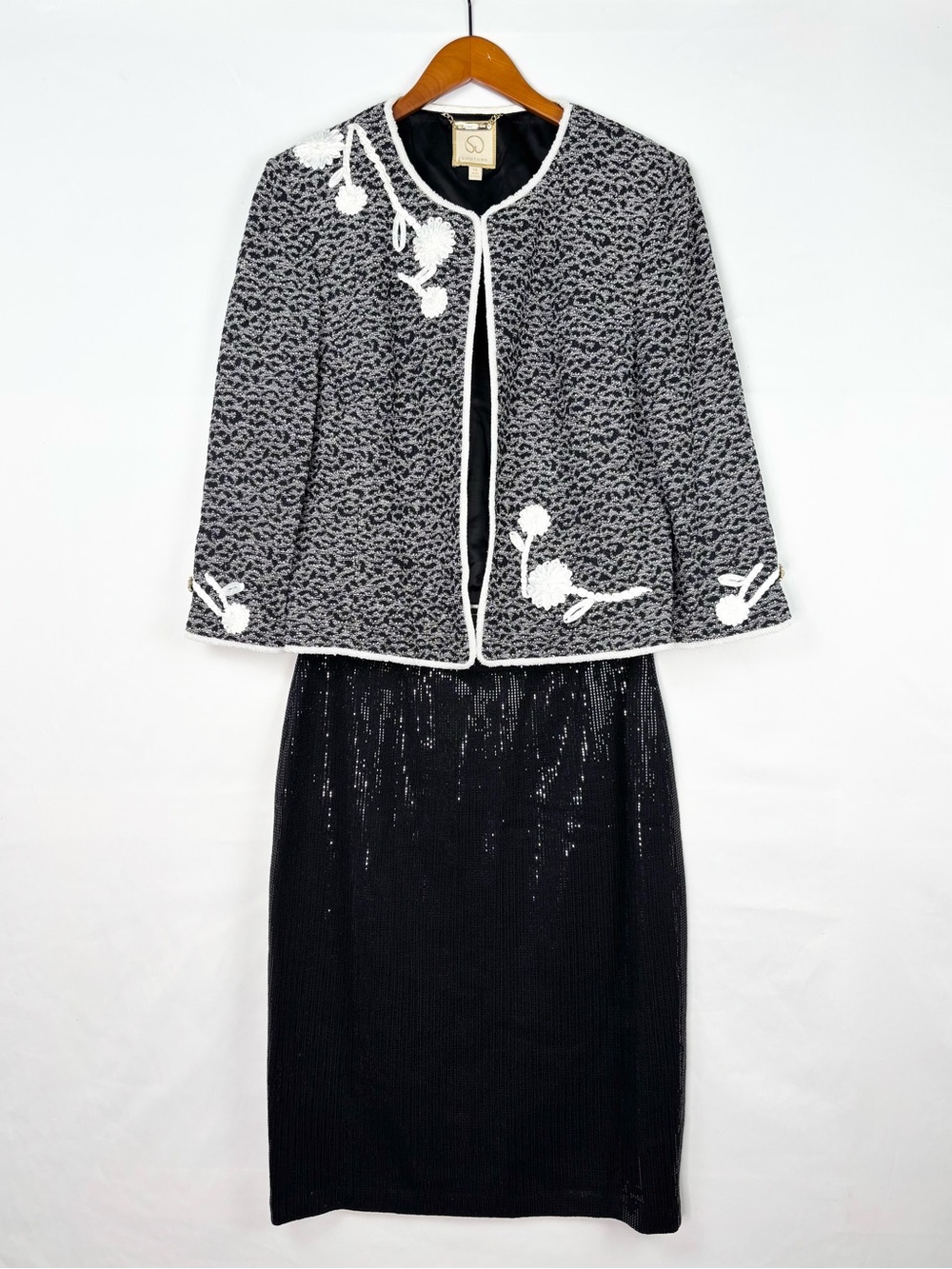 Vintage St John Couture Jacket Skirt Set Black White Sequin Floral Size 12/14 US